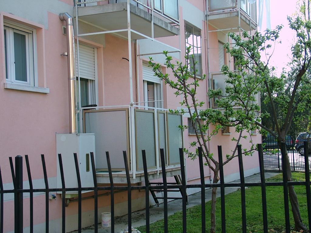 San Teodoro Apartment Mestre Exteriör bild